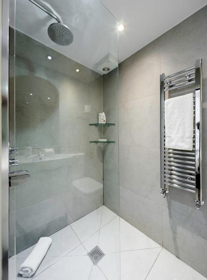 Elegant Earl'S Court 2 Bedroom Flat Just 4 Minutes From Tube London Bagian luar foto