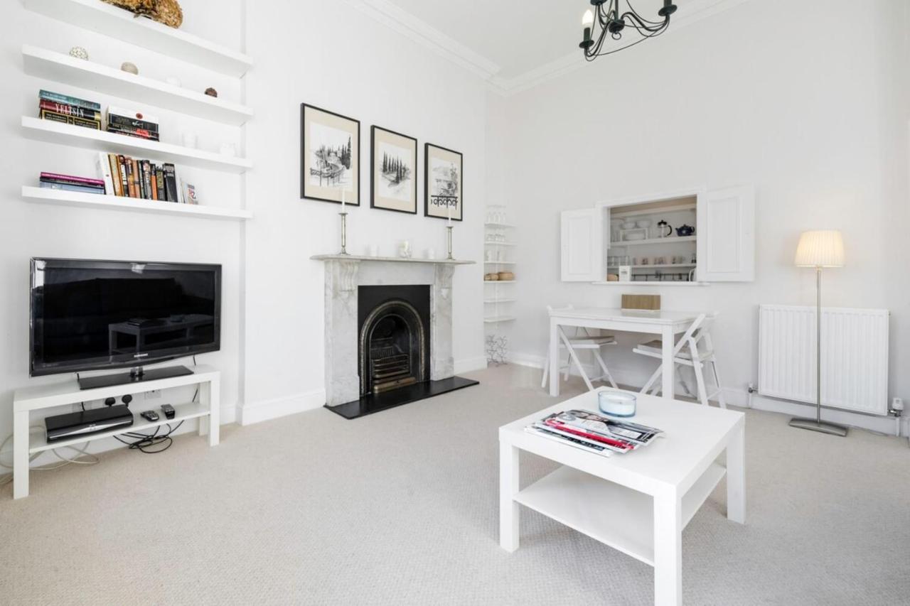 Elegant Earl'S Court 2 Bedroom Flat Just 4 Minutes From Tube London Bagian luar foto